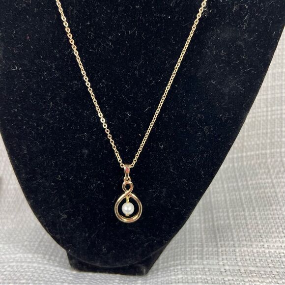 New Genuine Freshwater Pearl Pendant Earrings and Necklace Gold Tone Classic - Picture 4 of 6